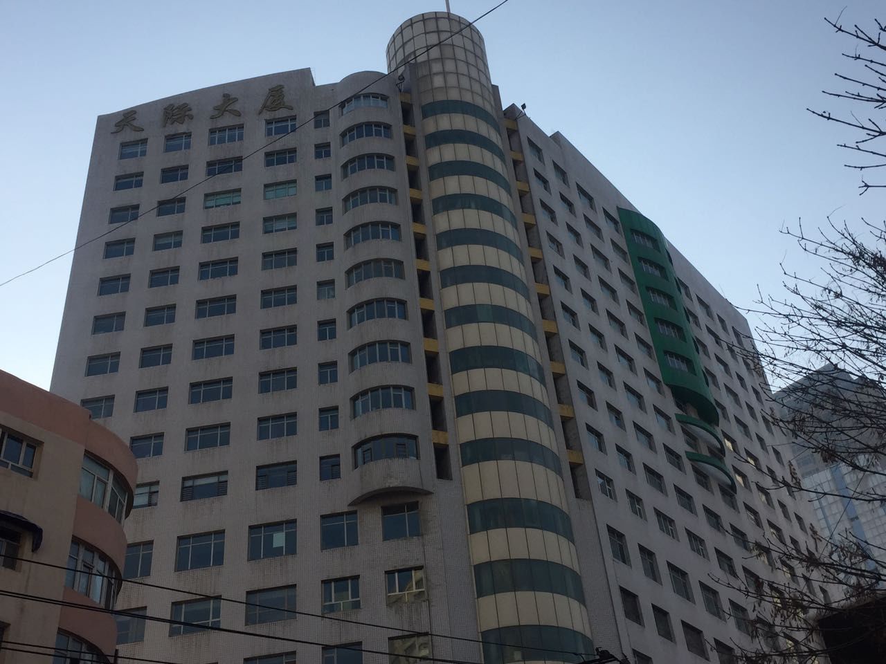 黃金地段租賃權拍賣（1）